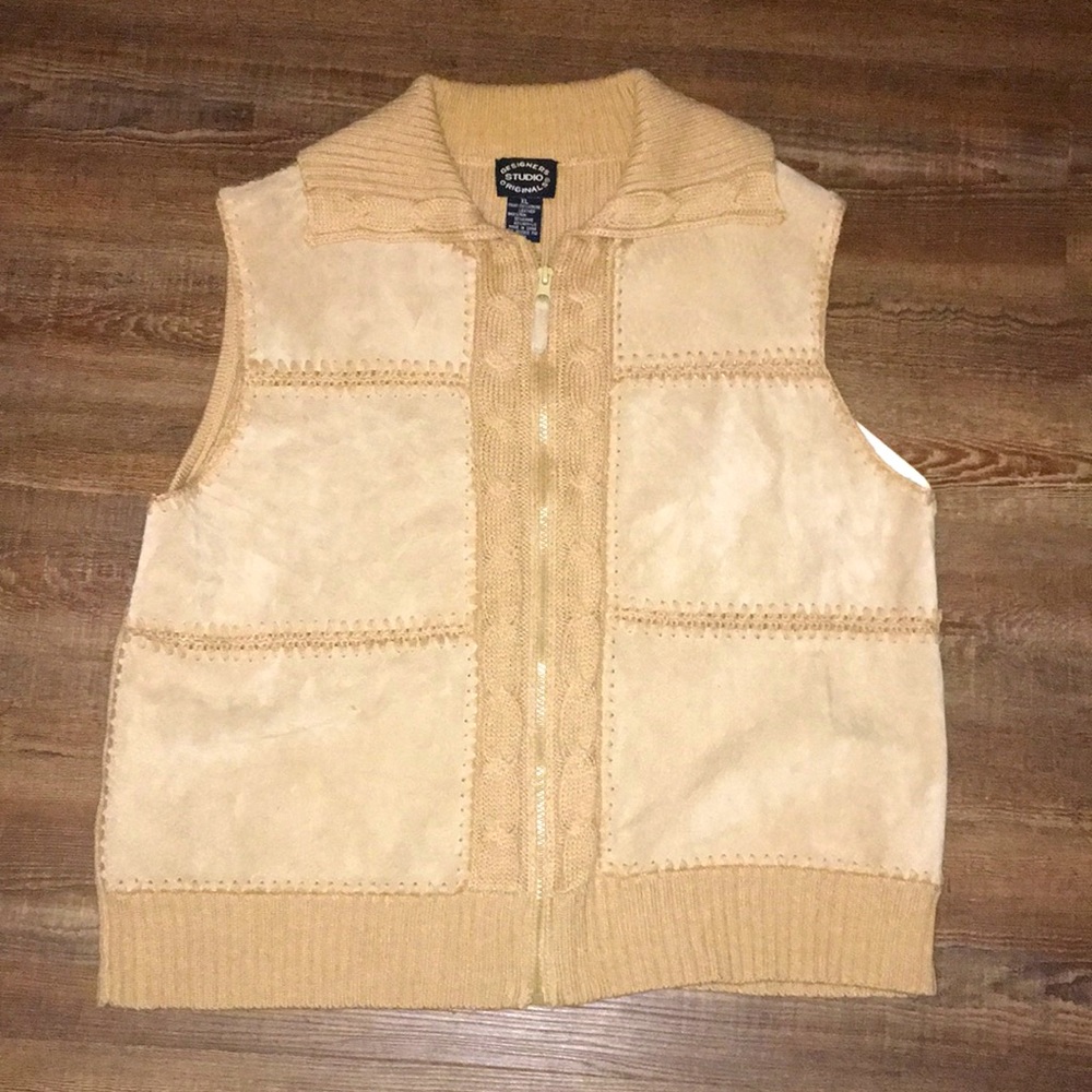 Designer studio vest. Size xl